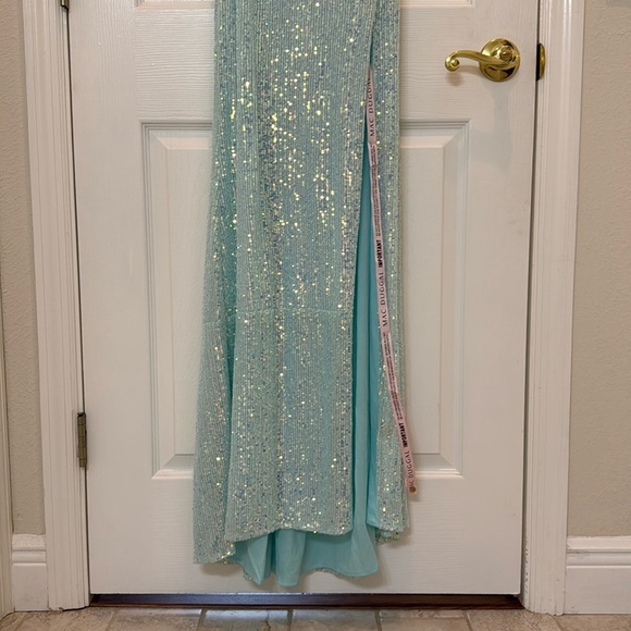 NWT Ieena for Mac Duggal 26990 Blue Sequined One Shoulder Draped Back Gown Sz 4 - Picture 7 of 11